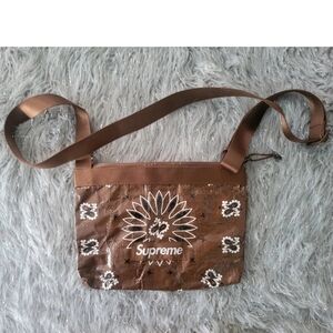 Supreme Bandana Tarp Side Shoulder Bag Pochette Purse Crossbody Brown White Nylo